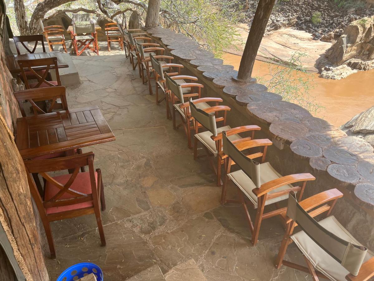Vila Lion'S Cave Camp, Samburu Archers Post Exteriér fotografie