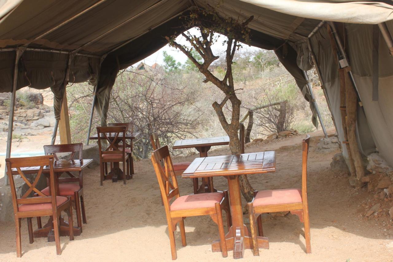 Vila Lion'S Cave Camp, Samburu Archers Post Exteriér fotografie