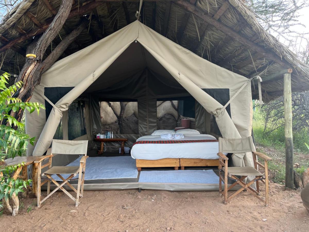 Vila Lion'S Cave Camp, Samburu Archers Post Exteriér fotografie